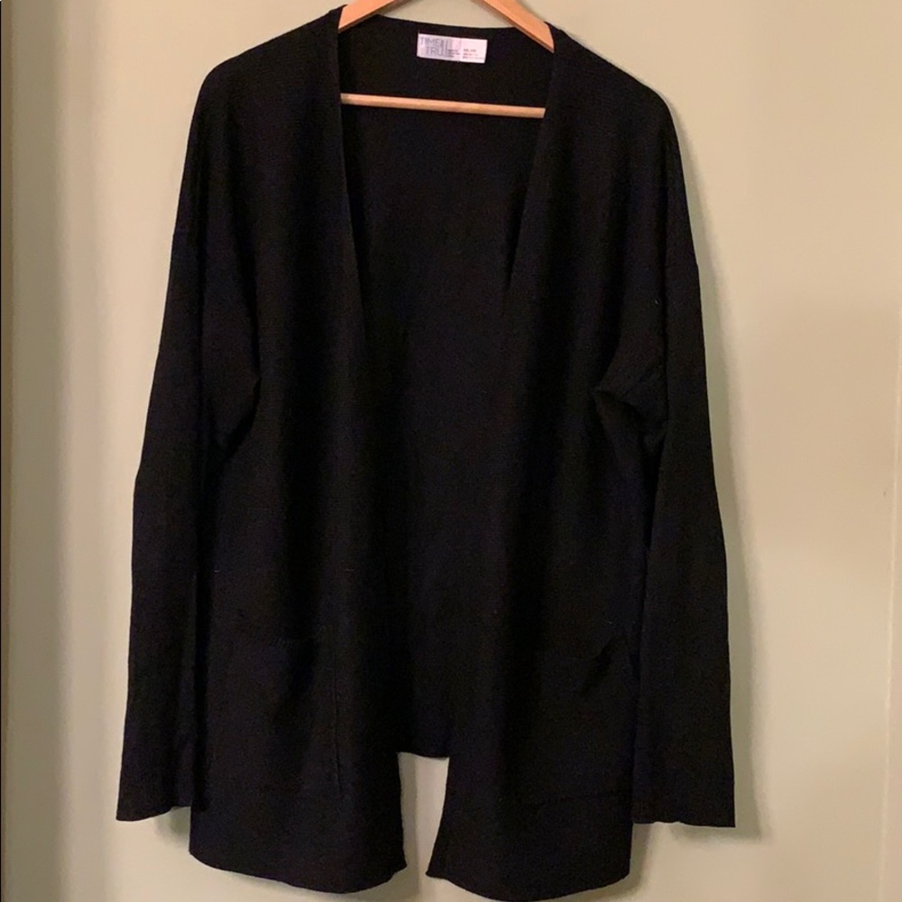 Woman’s black xxl sweater